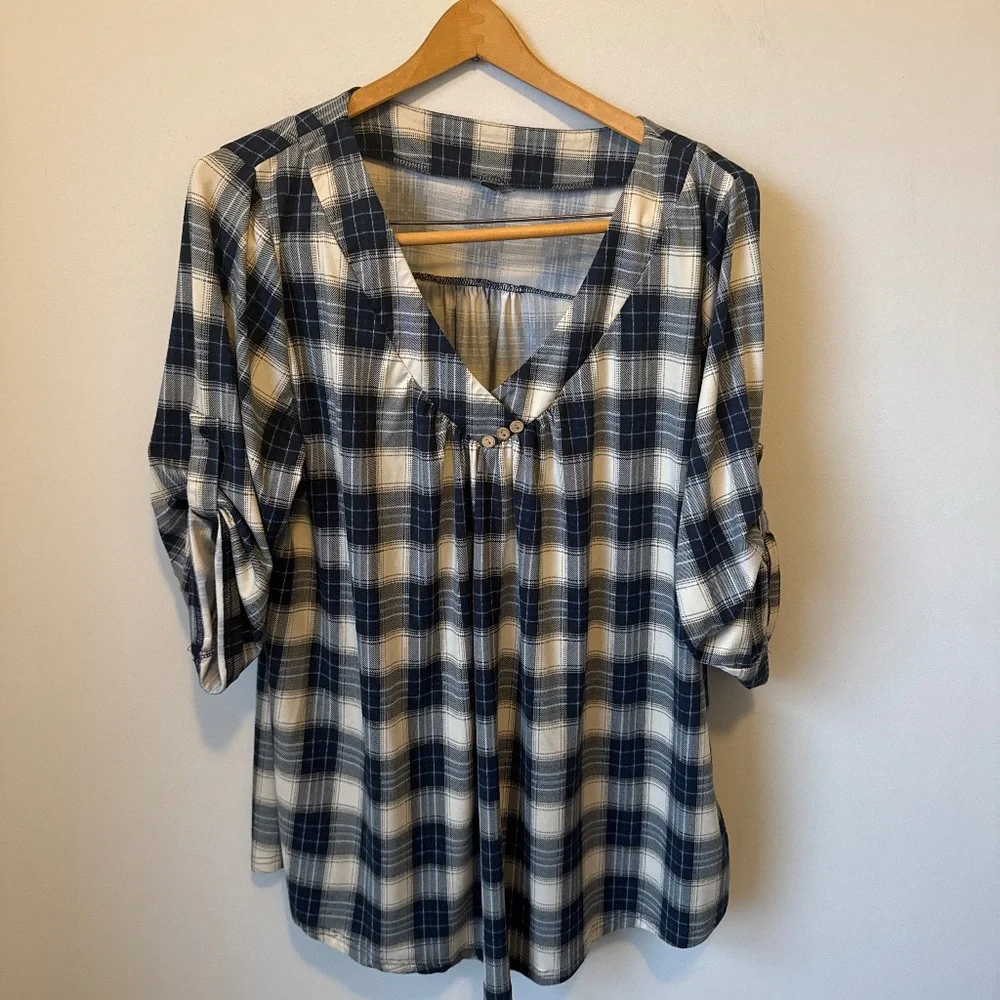 Super soft plaid blouse with 3/4 length sleeve - Picture 1 of 5